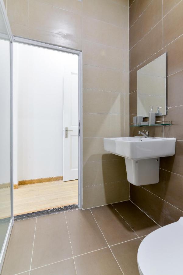 Cozrum Homes - Rivera Corner Ho Chi Minh City Bagian luar foto